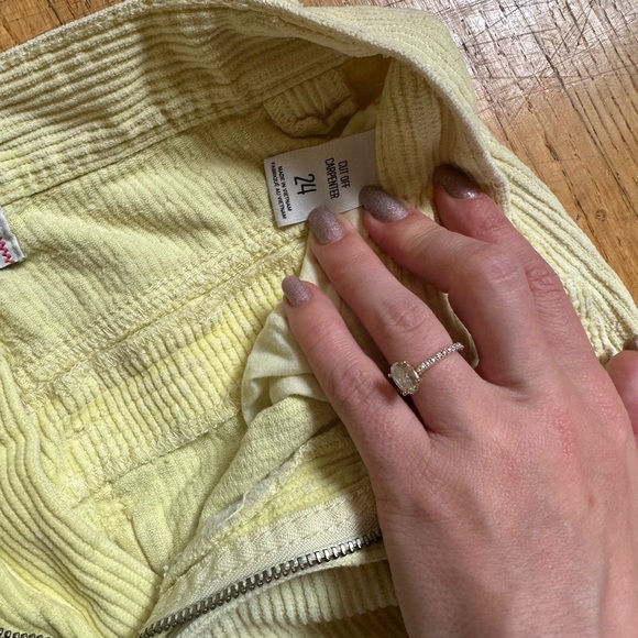 Mini corduroy shorts - Picture 4 of 6